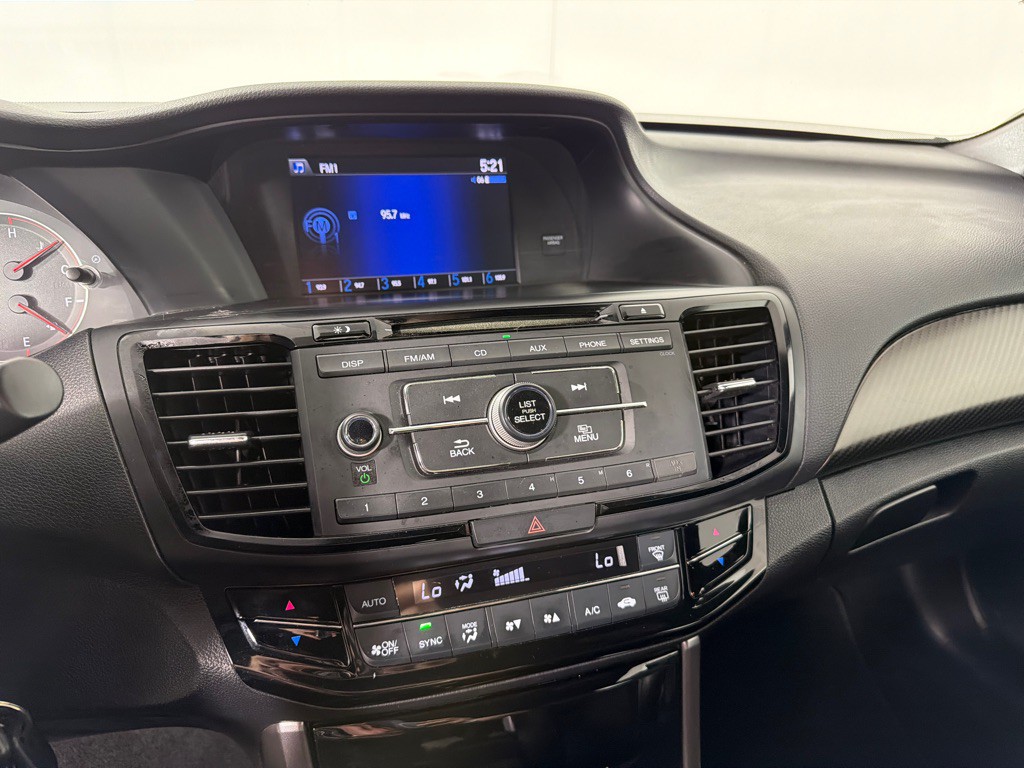 2016 Honda Accord Image 13