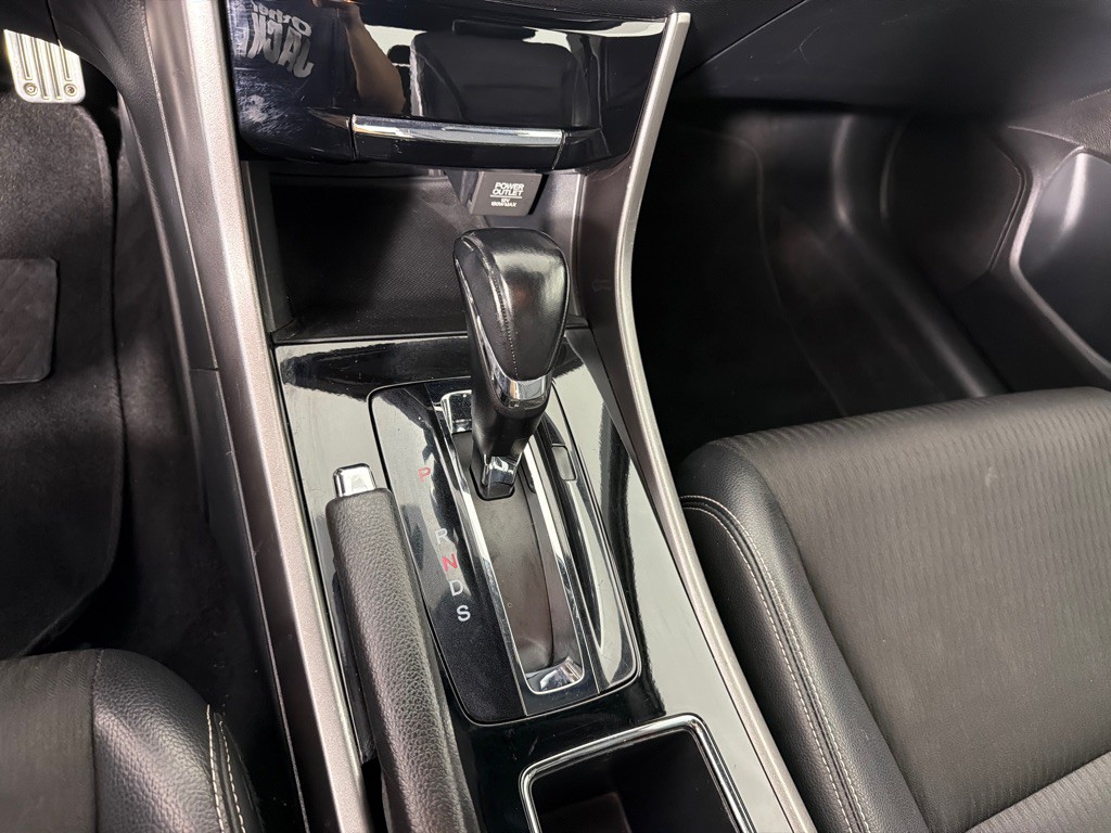 2016 Honda Accord Image 15