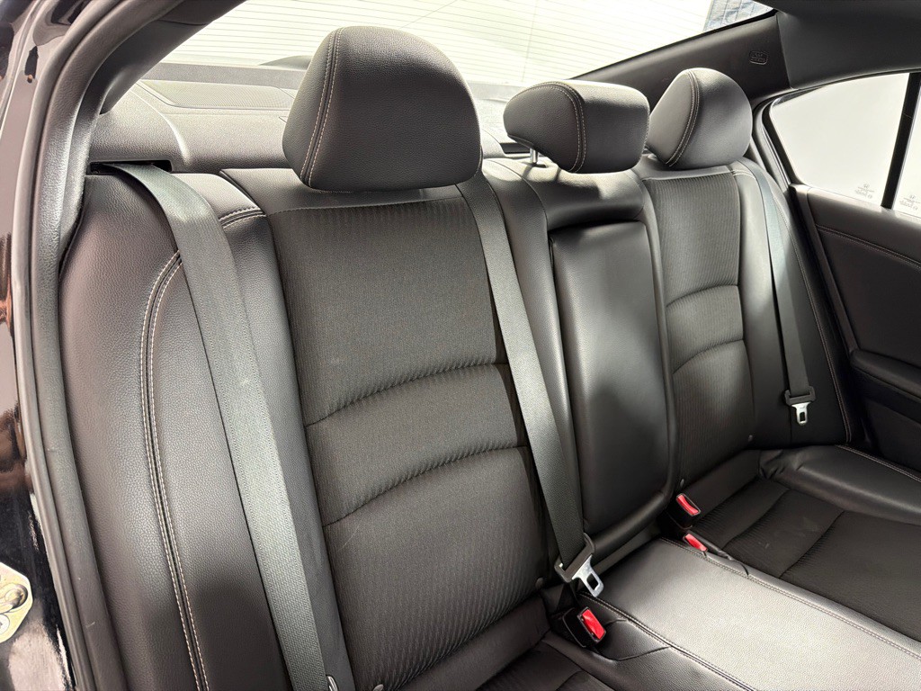 2016 Honda Accord Image 19
