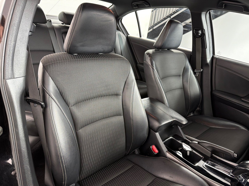 2016 Honda Accord Image 21