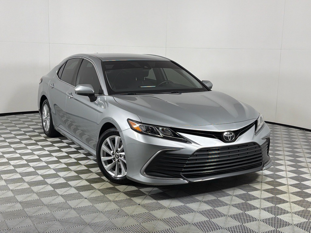 2022 Toyota Camry Image 2