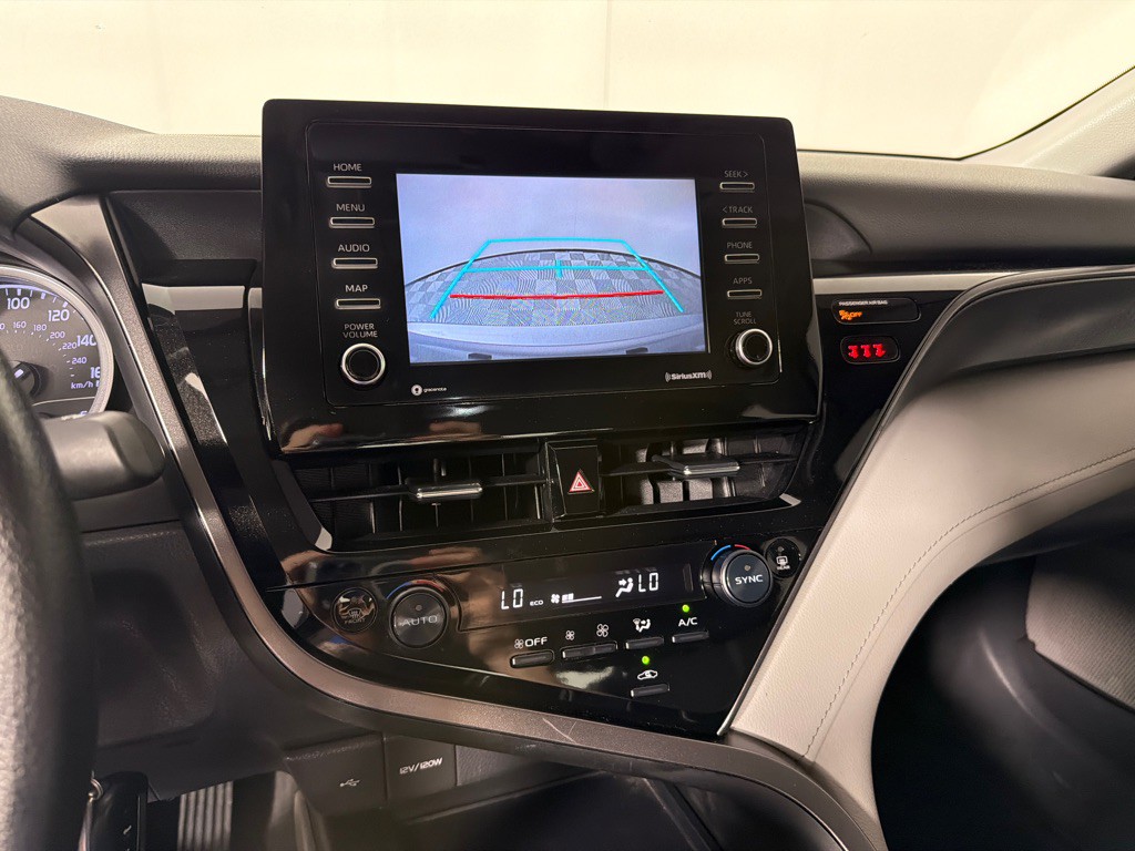 2022 Toyota Camry Image 16