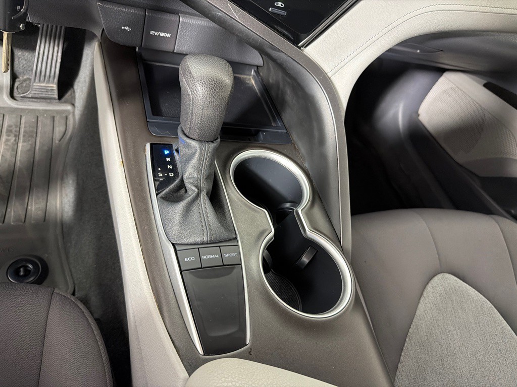 2022 Toyota Camry Image 17