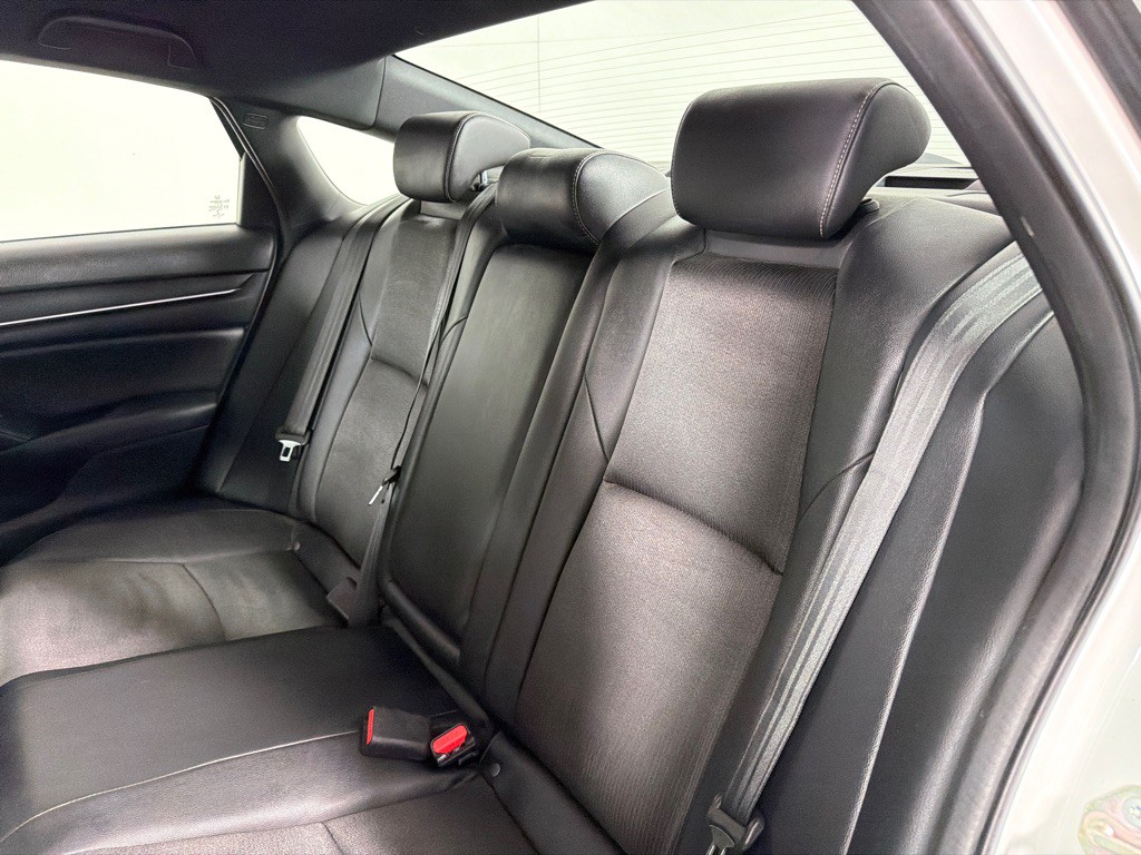 2020 Honda Accord Image 19