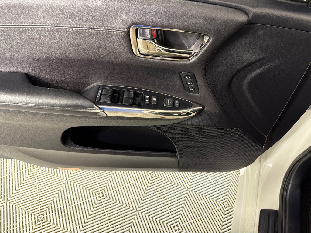 2013 Toyota Avalon Image 9