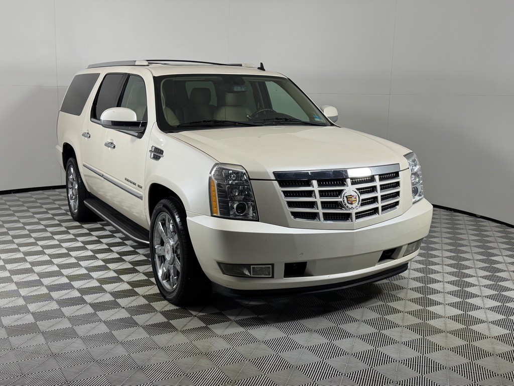 2013 Cadillac Escalade Image 3