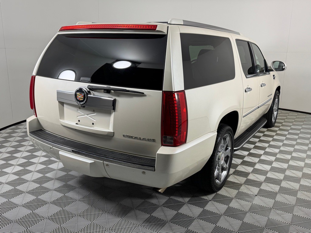 2013 Cadillac Escalade Image 5
