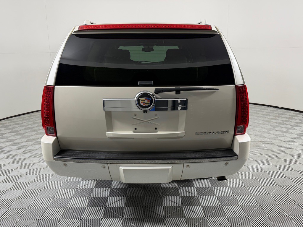 2013 Cadillac Escalade Image 6