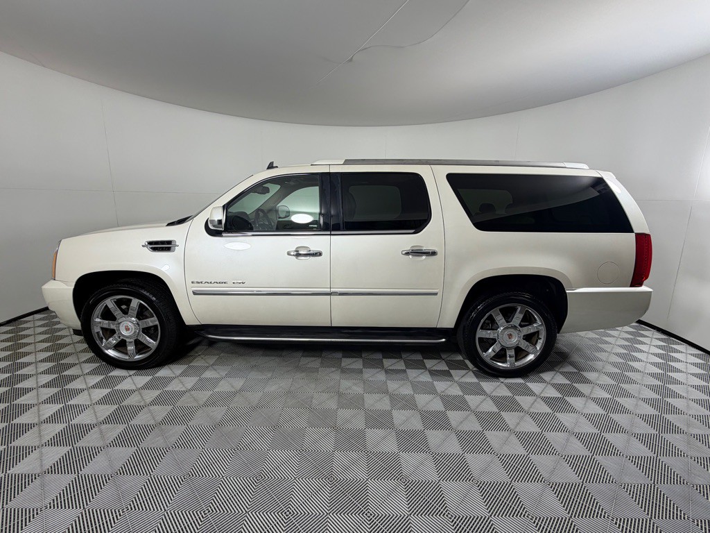 2013 Cadillac Escalade Image 8