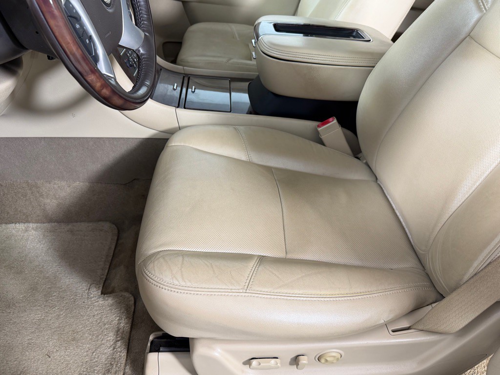 2013 Cadillac Escalade Image 11