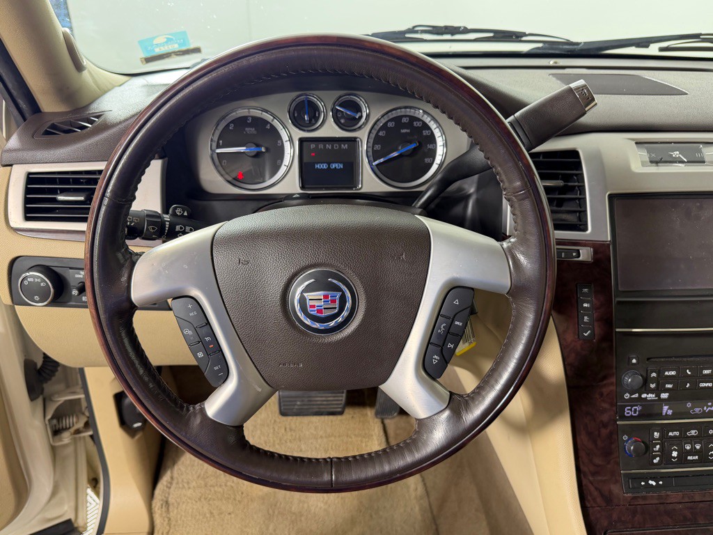 2013 Cadillac Escalade Image 15