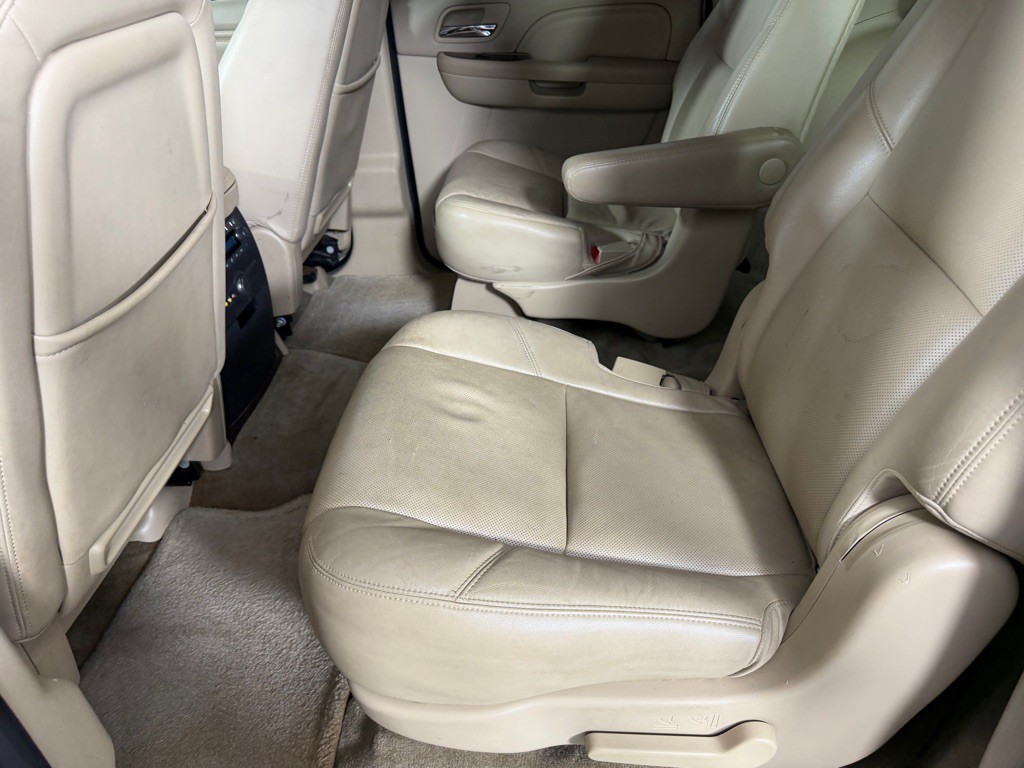 2013 Cadillac Escalade Image 19