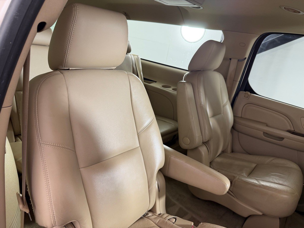 2013 Cadillac Escalade Image 24
