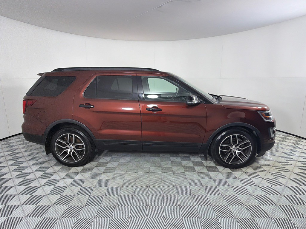 2016 Ford Explorer Image 4