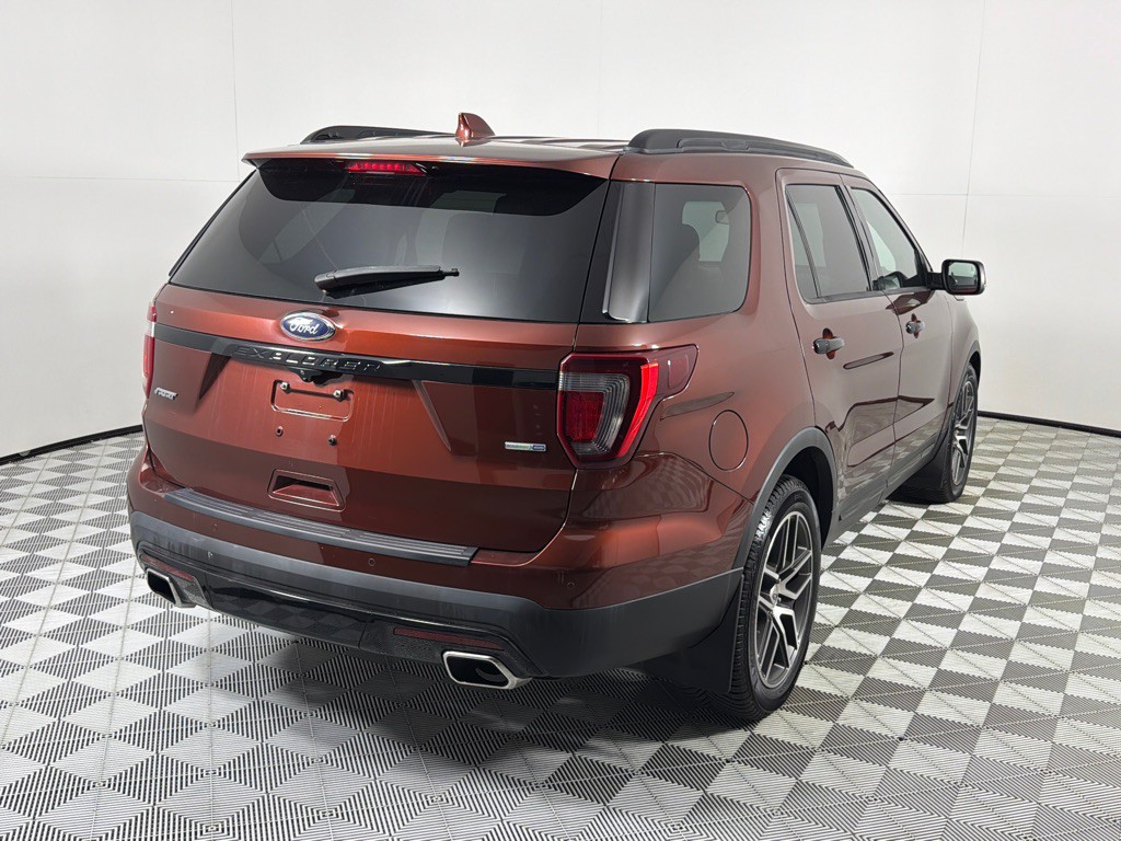 2016 Ford Explorer Image 5