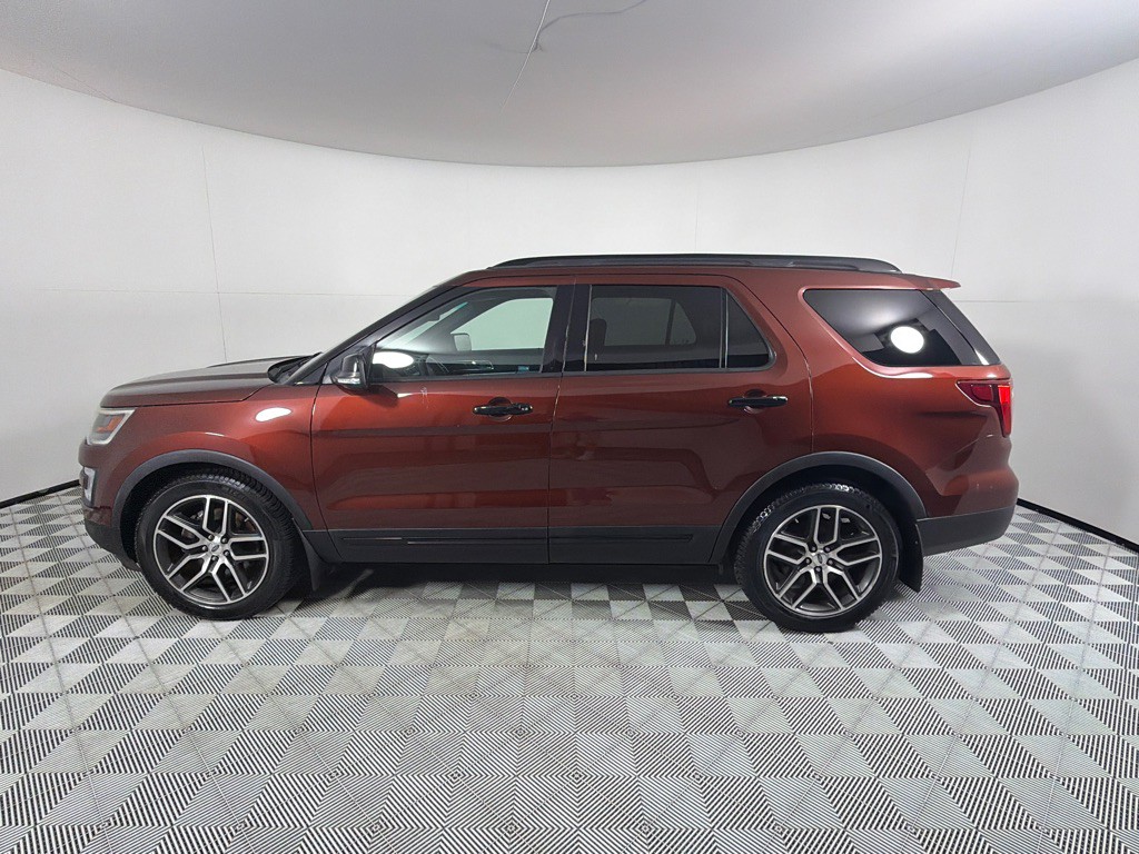 2016 Ford Explorer Image 8