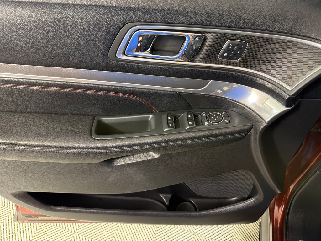 2016 Ford Explorer Image 10