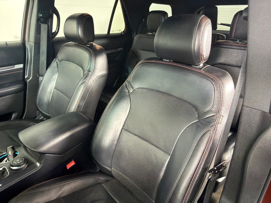 2016 Ford Explorer Image 12