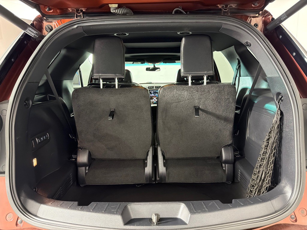 2016 Ford Explorer Image 22