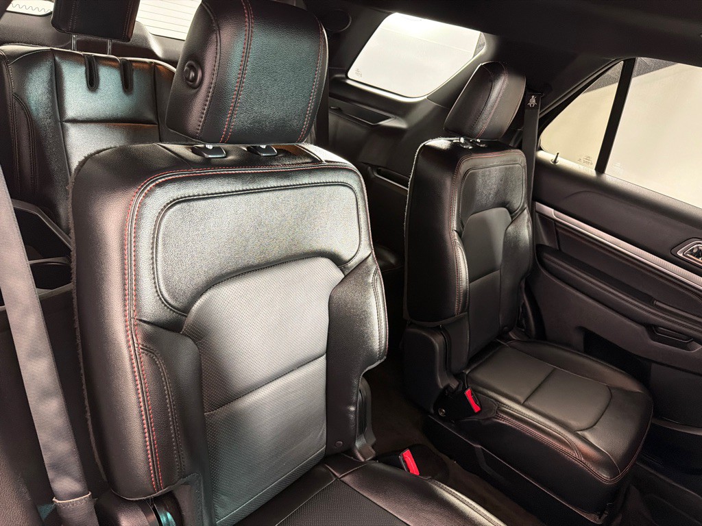 2016 Ford Explorer Image 24