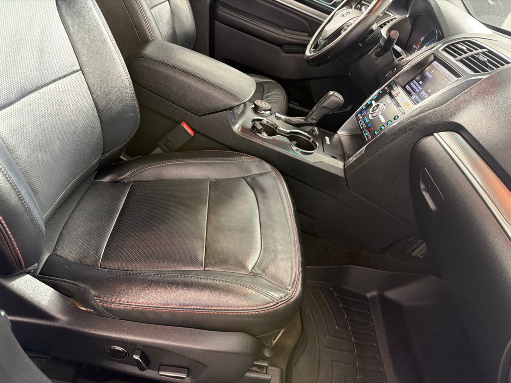 2016 Ford Explorer Image 25