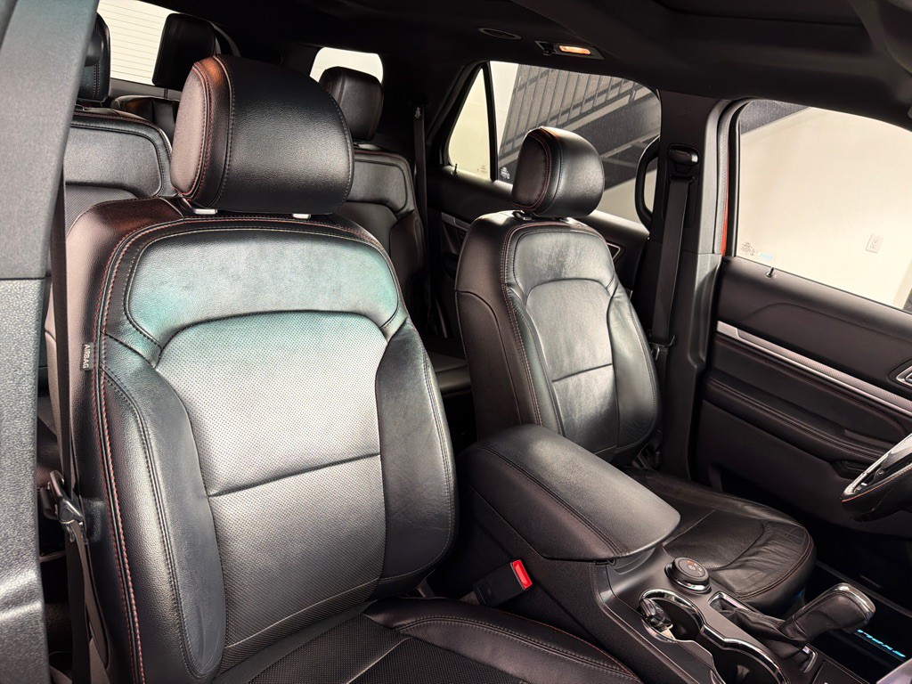 2016 Ford Explorer Image 26