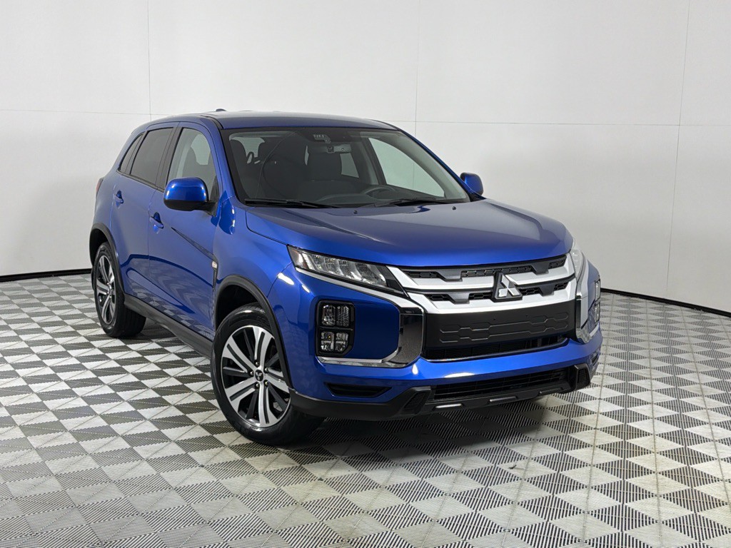 2021 Mitsubishi Outlander Image 2
