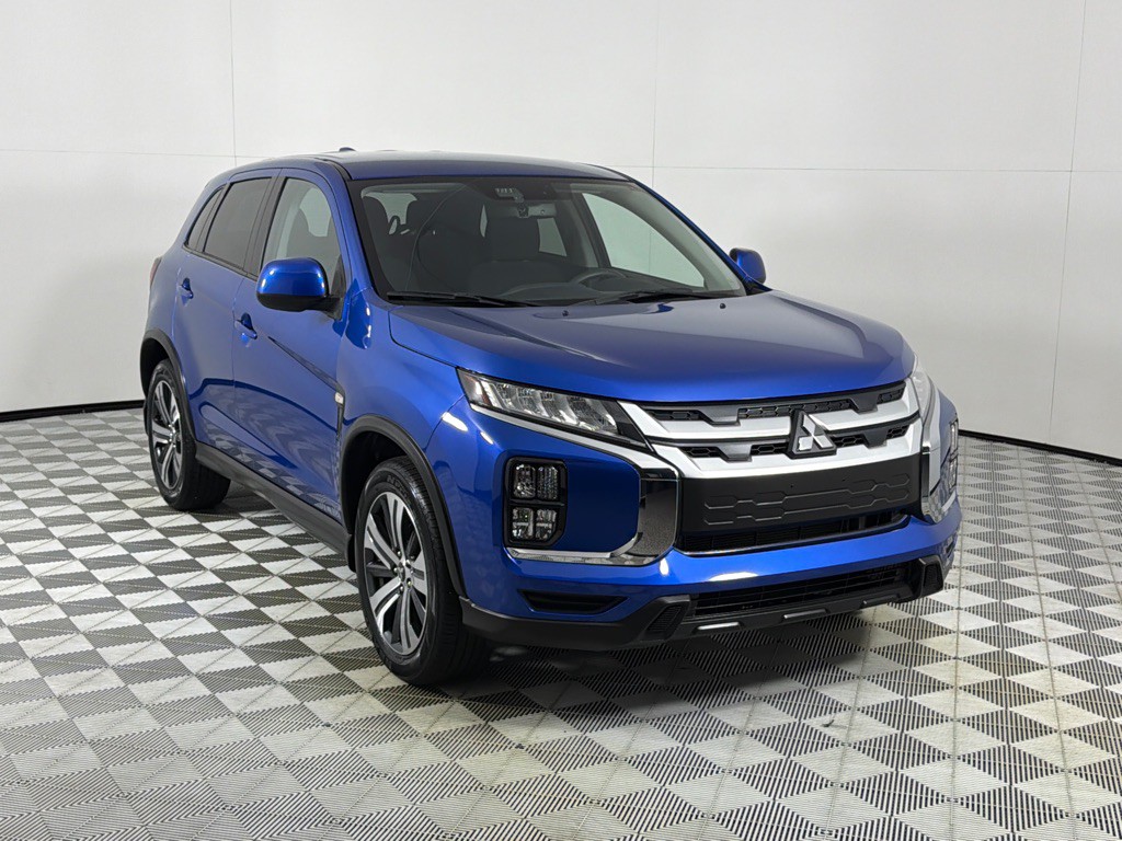 2021 Mitsubishi Outlander Image 3
