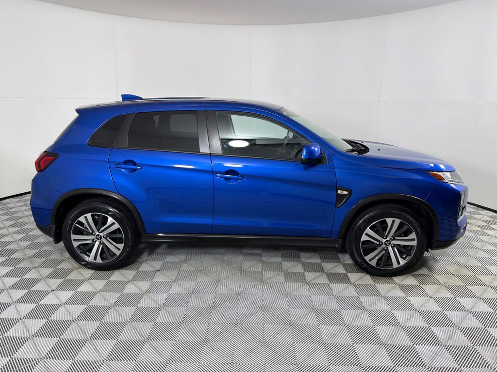 2021 Mitsubishi Outlander Image 4