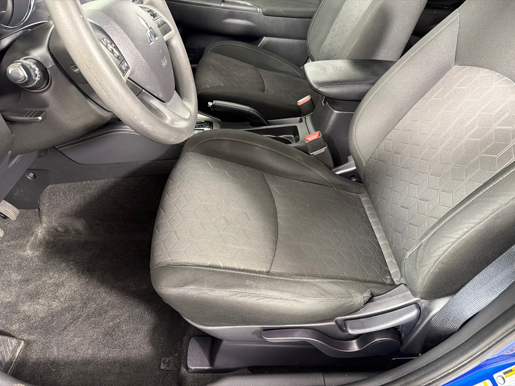 2021 Mitsubishi Outlander Image 12