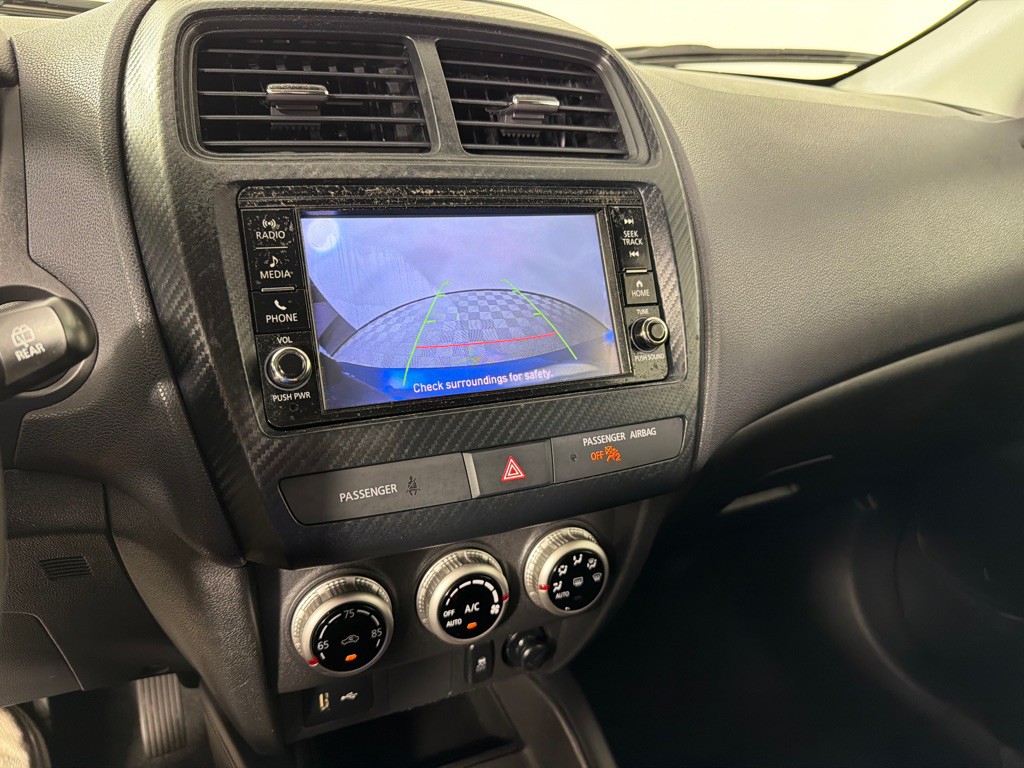 2021 Mitsubishi Outlander Image 17