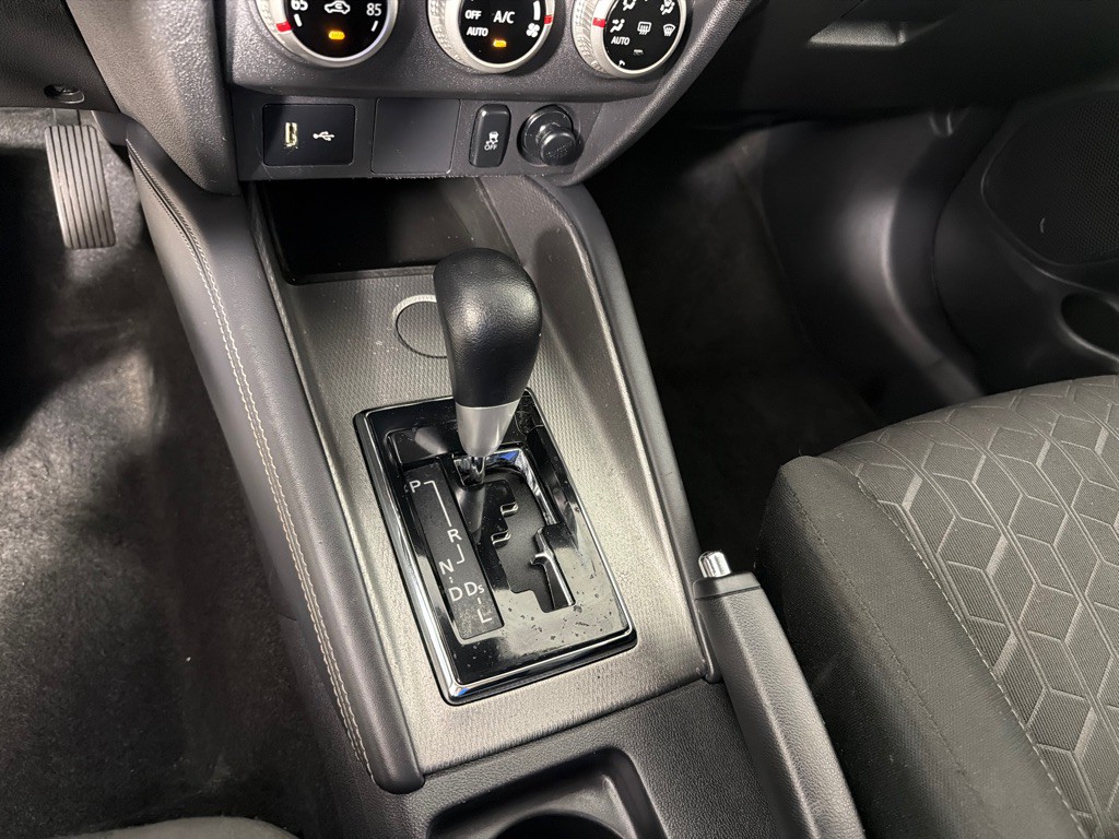 2021 Mitsubishi Outlander Image 18