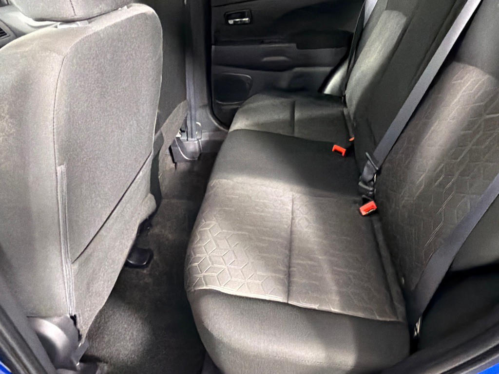 2021 Mitsubishi Outlander Image 19