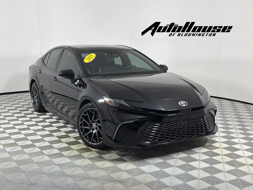 2025 Toyota Camry Image 1