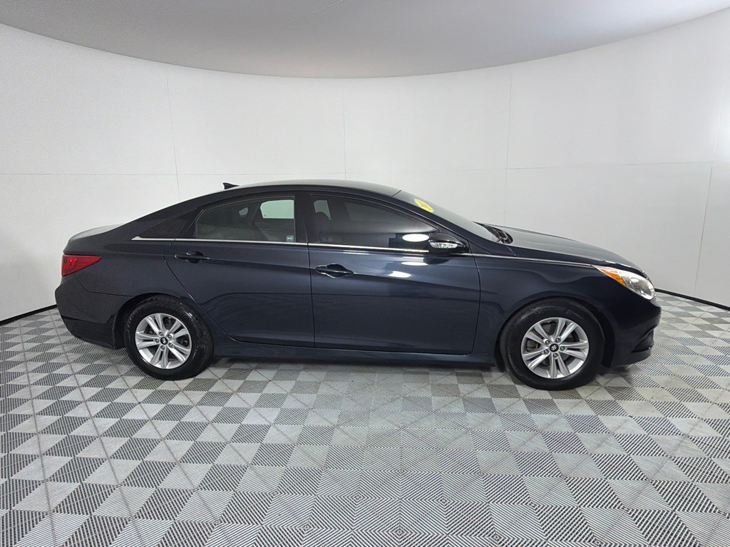 2014 Hyundai Sonata Image 4