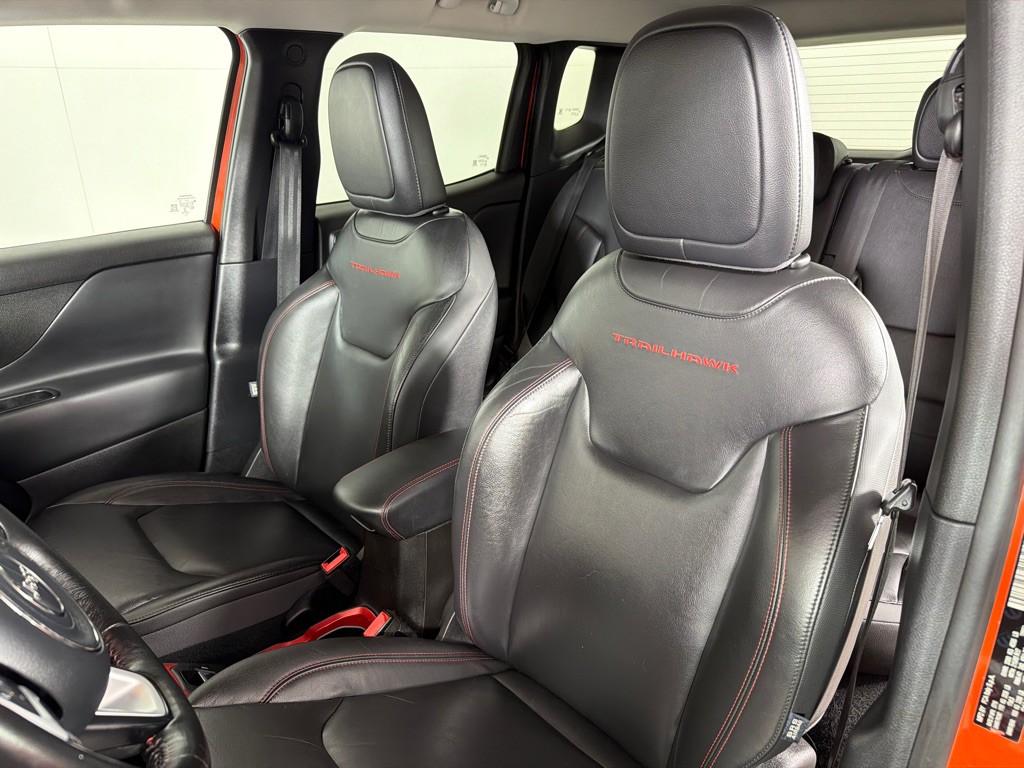 2016 Jeep Renegade Image 13