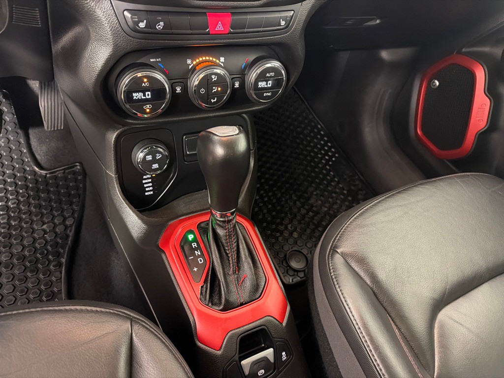 2016 Jeep Renegade Image 18