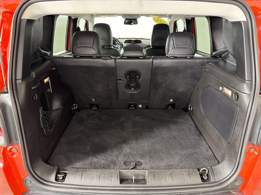 2016 Jeep Renegade Image 21