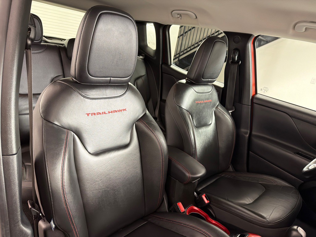 2016 Jeep Renegade Image 25