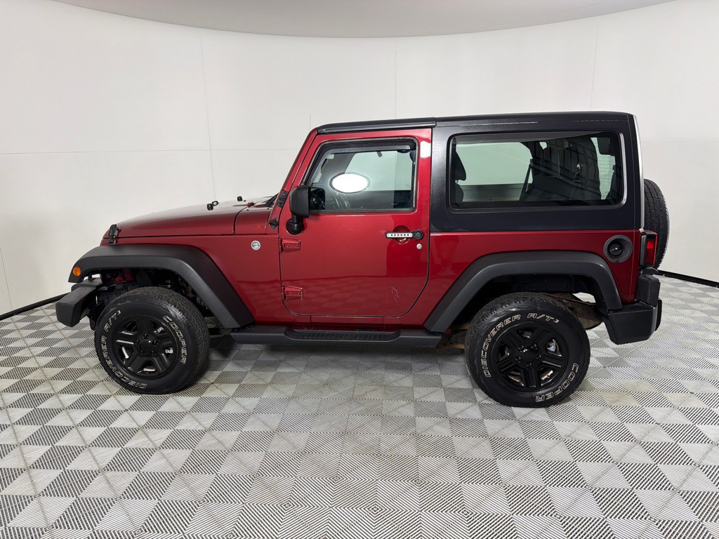 2012 Jeep Wrangler Image 8