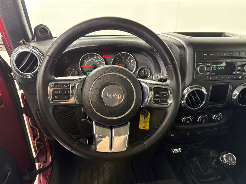 2012 Jeep Wrangler Image 13