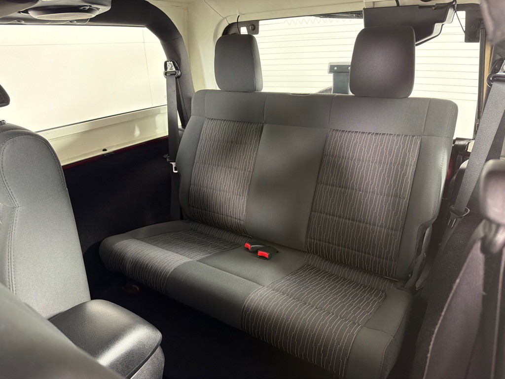 2012 Jeep Wrangler Image 16