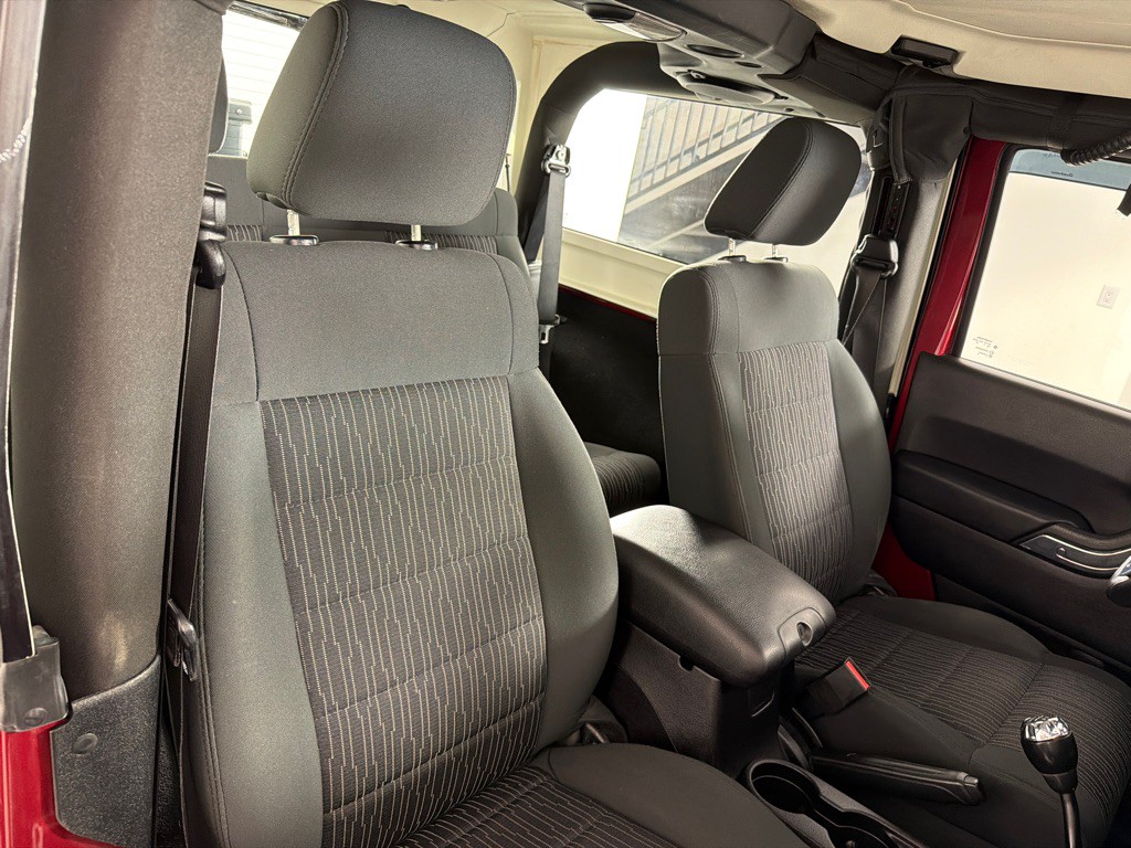 2012 Jeep Wrangler Image 20