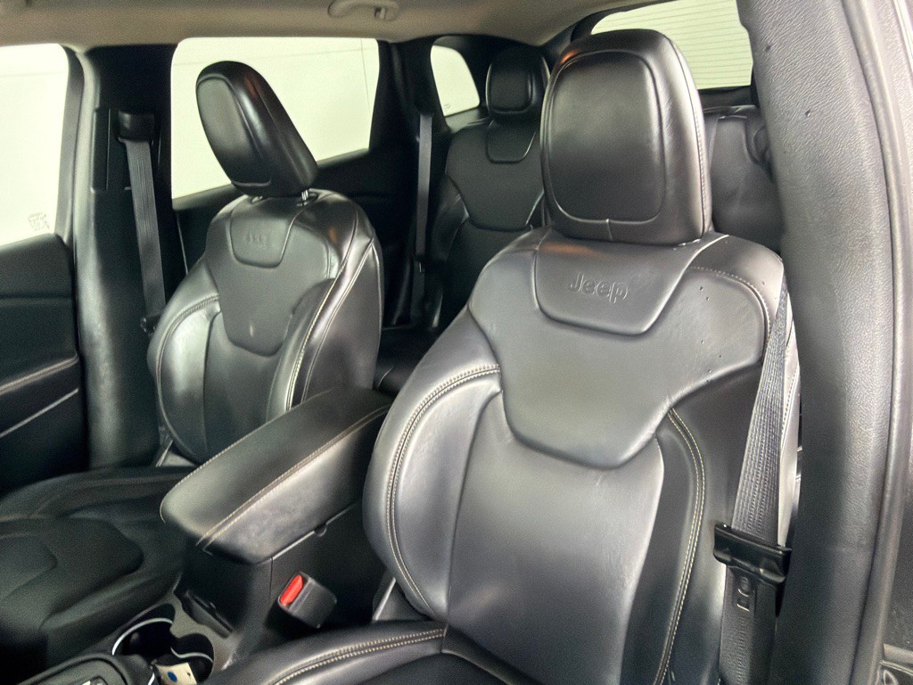 2018 Jeep Cherokee Image 13