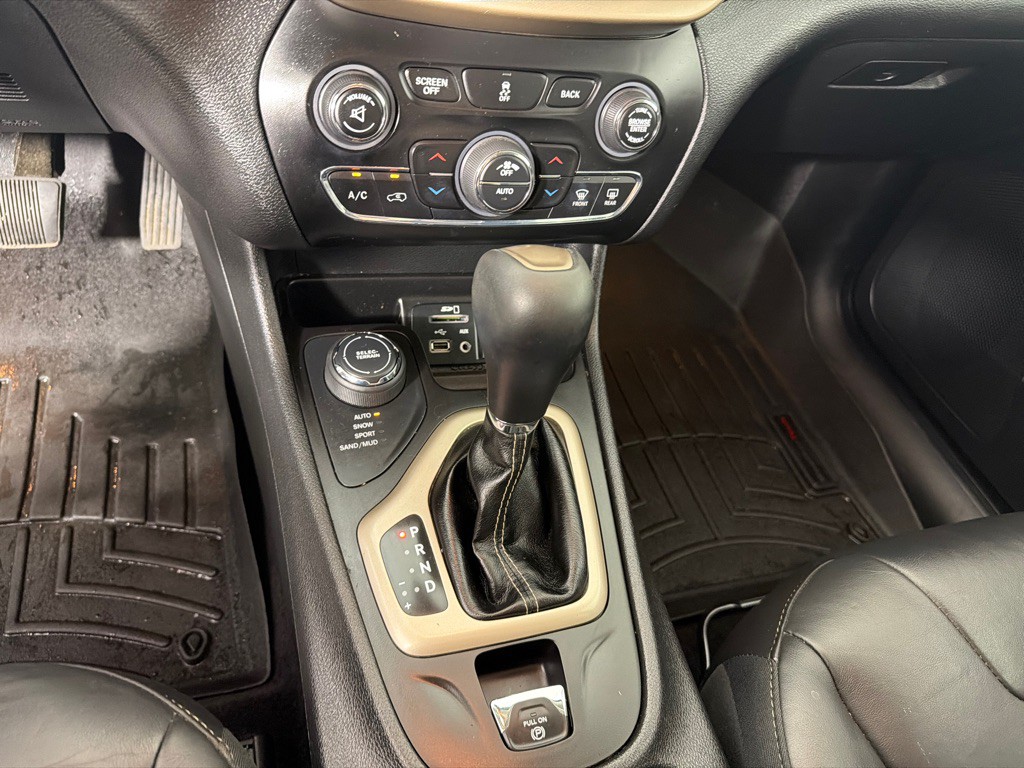 2018 Jeep Cherokee Image 18
