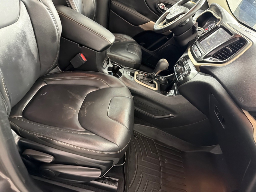 2018 Jeep Cherokee Image 24