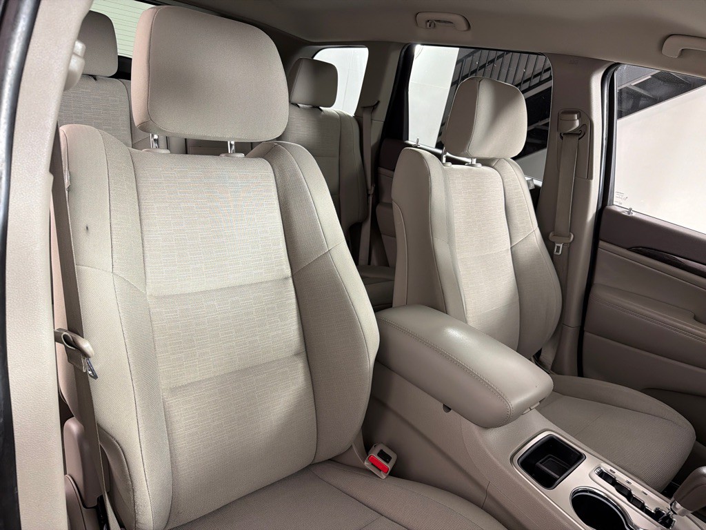 2011 Jeep Grand Cherokee Image 22