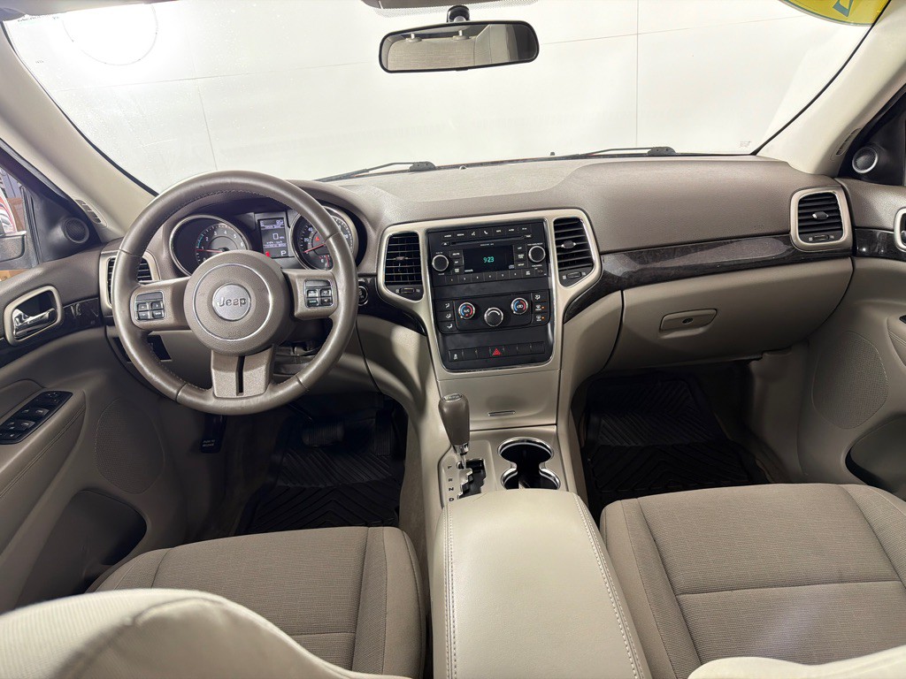 2011 Jeep Grand Cherokee Image 23