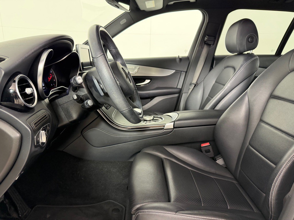 2019 Mercedes-Benz GLC-Class Image 15