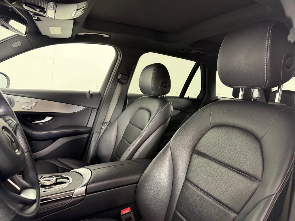 2019 Mercedes-Benz GLC-Class Image 16